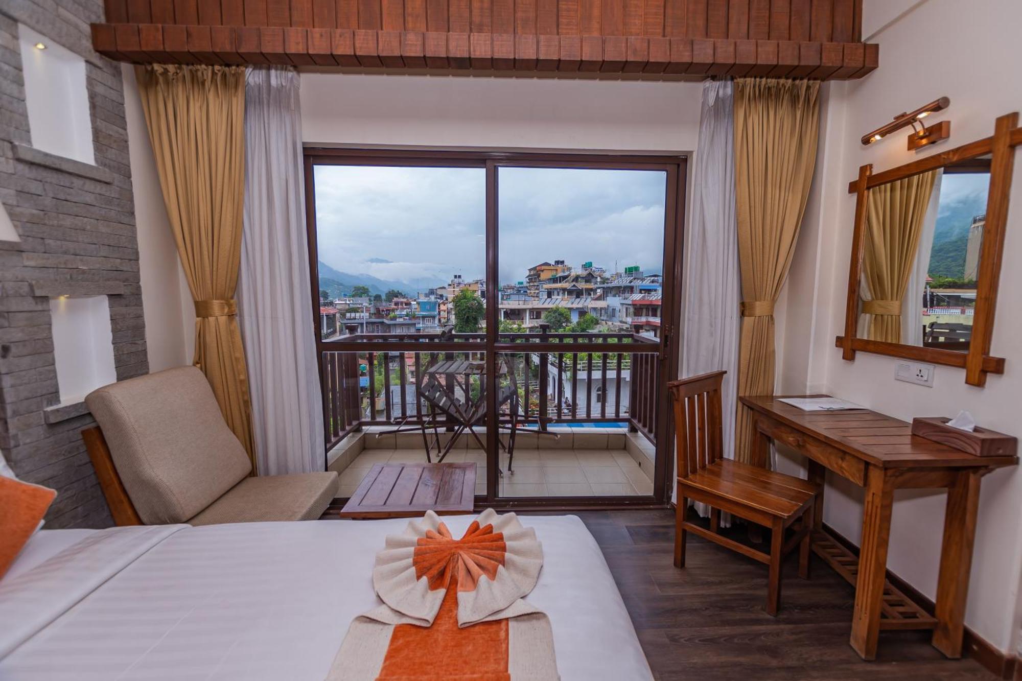 Pokhara Batika Hotel Buitenkant foto