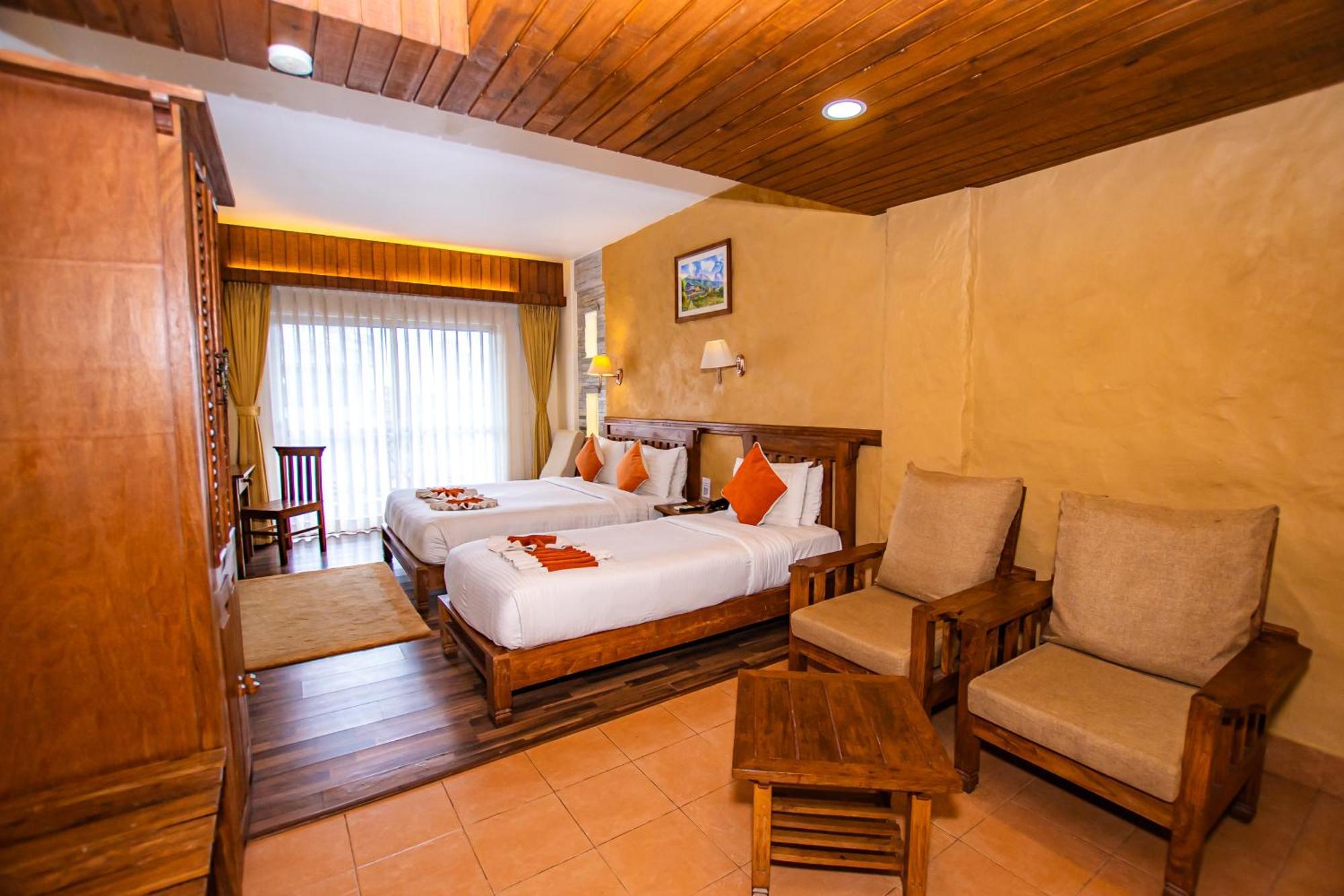 Pokhara Batika Hotel Buitenkant foto