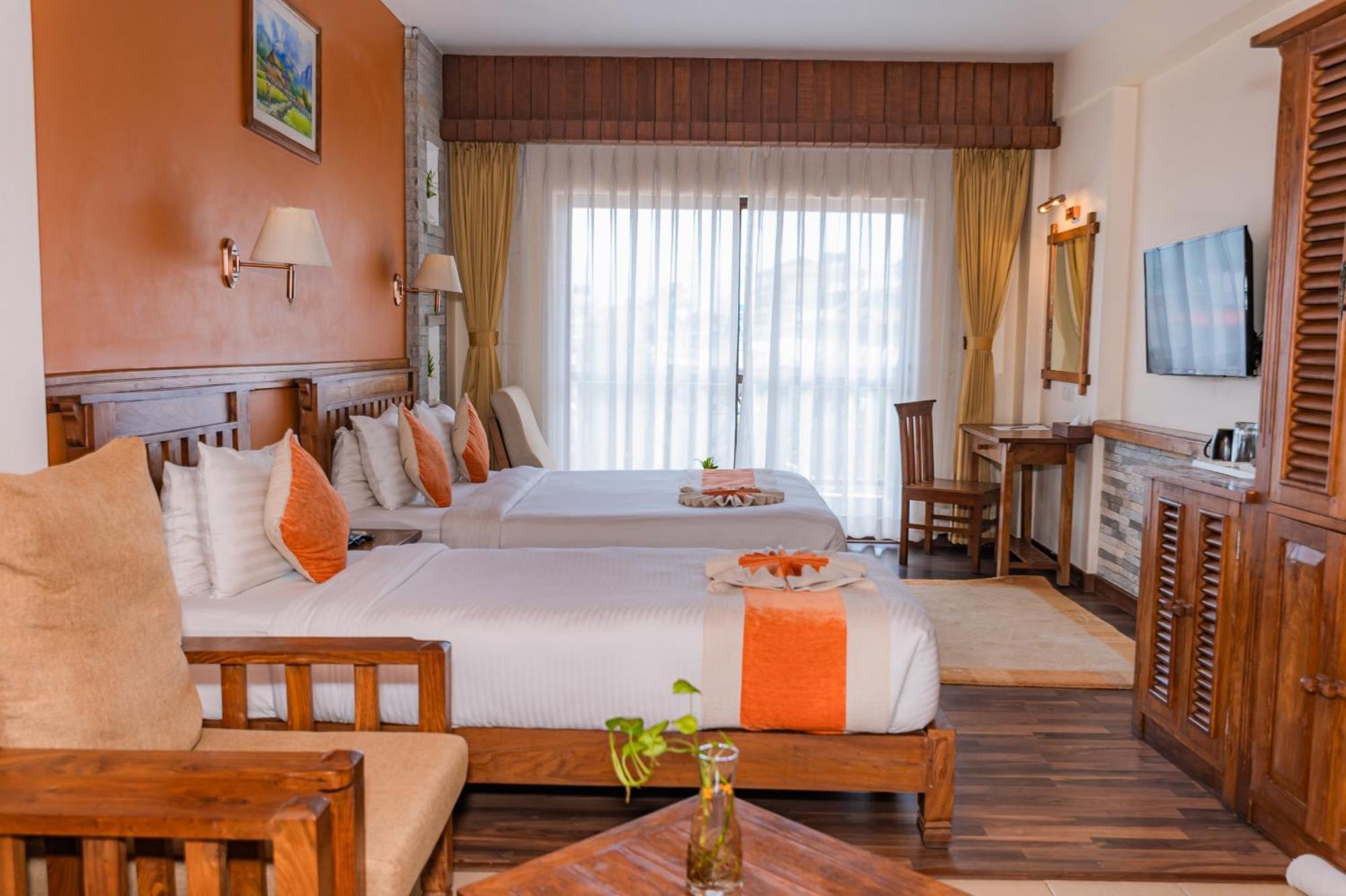 Pokhara Batika Hotel Buitenkant foto