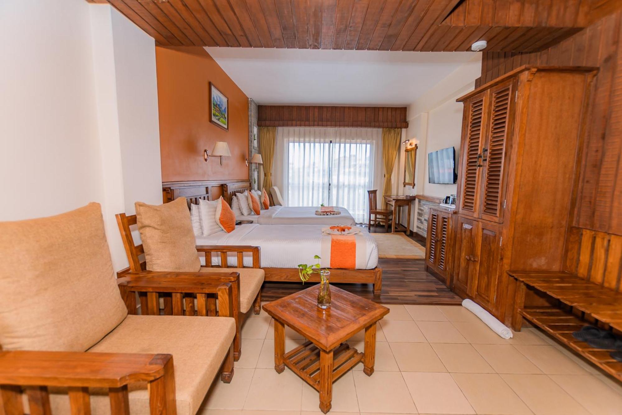 Pokhara Batika Hotel Buitenkant foto