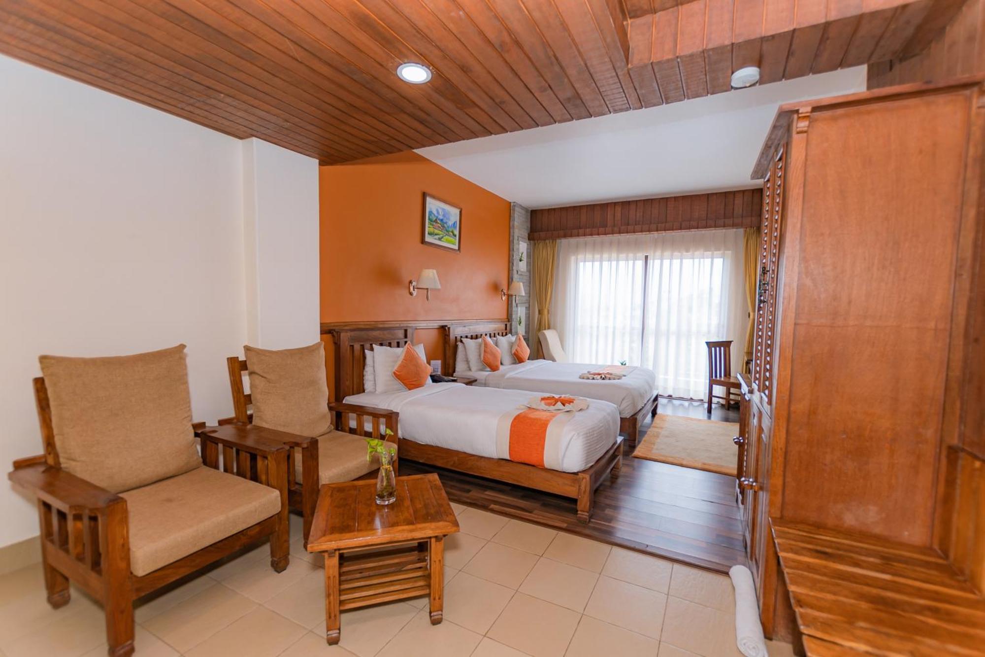 Pokhara Batika Hotel Buitenkant foto