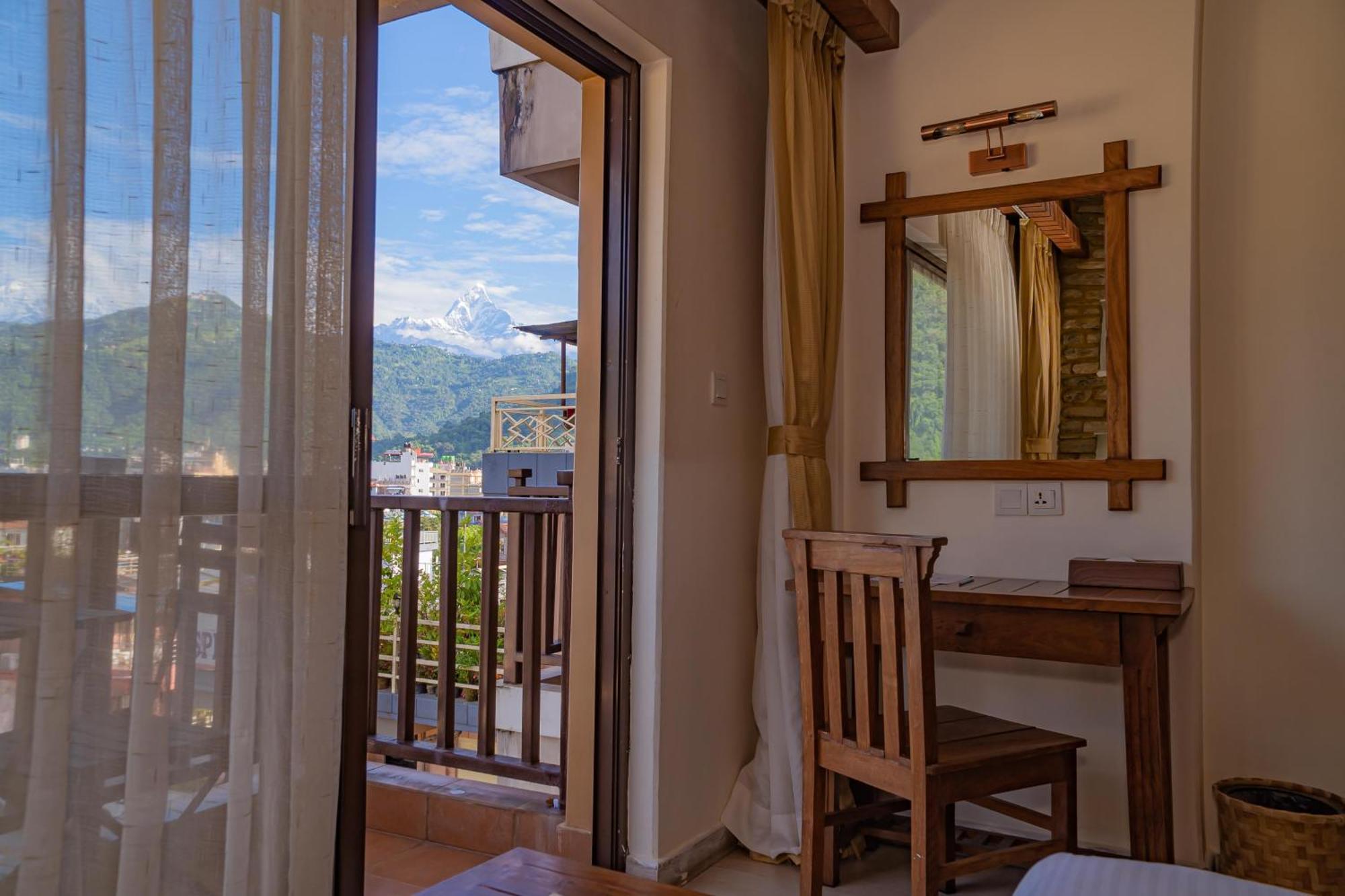 Pokhara Batika Hotel Buitenkant foto