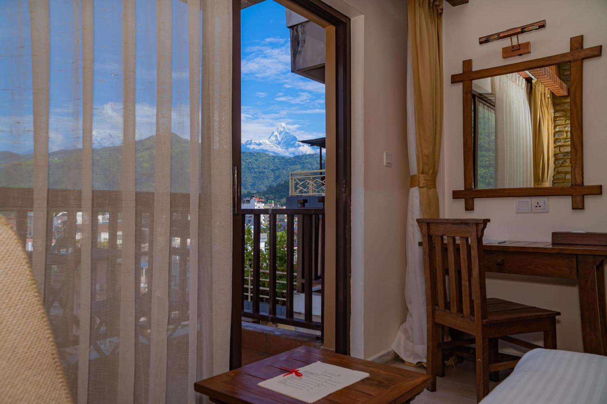 Pokhara Batika Hotel Buitenkant foto