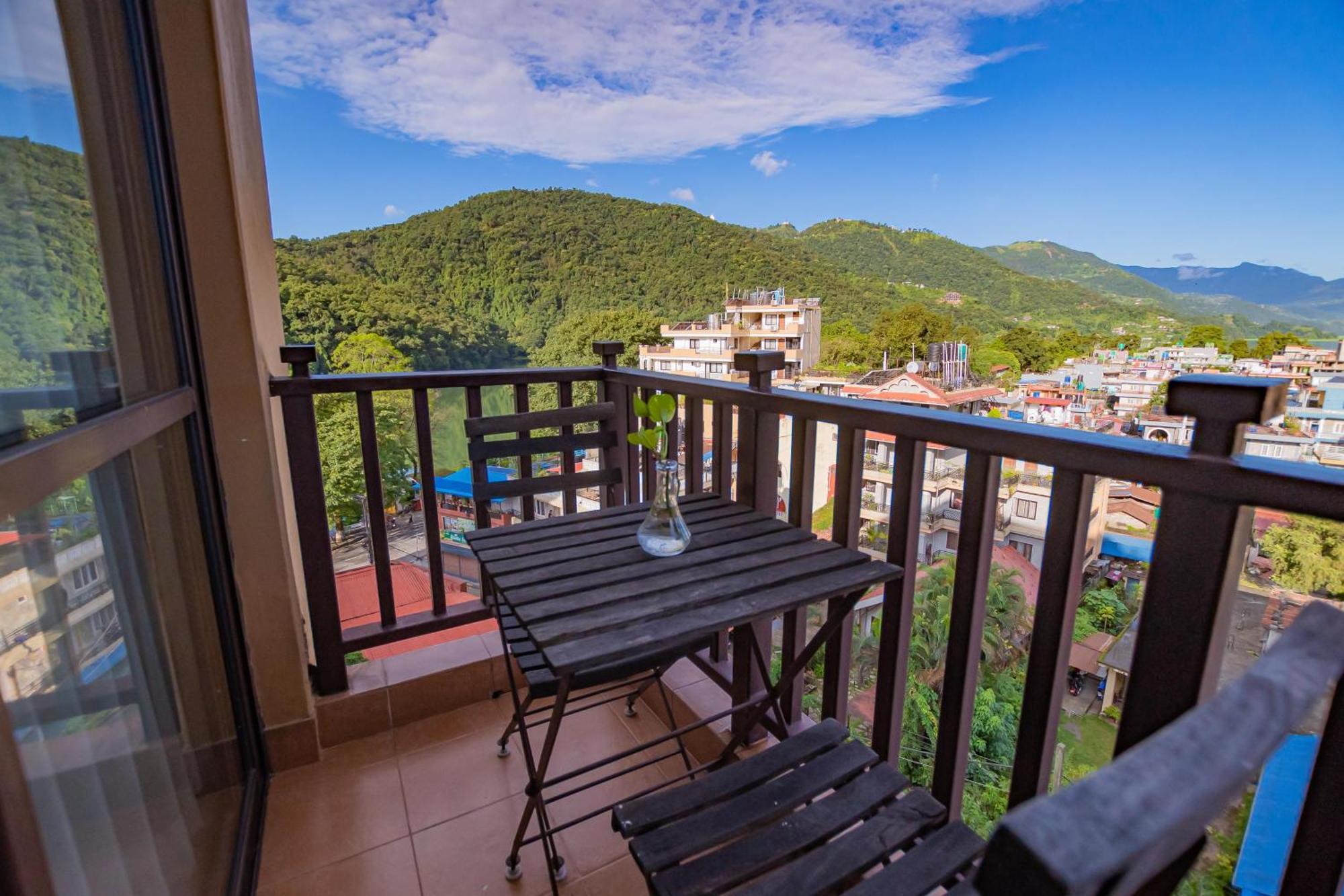 Pokhara Batika Hotel Buitenkant foto