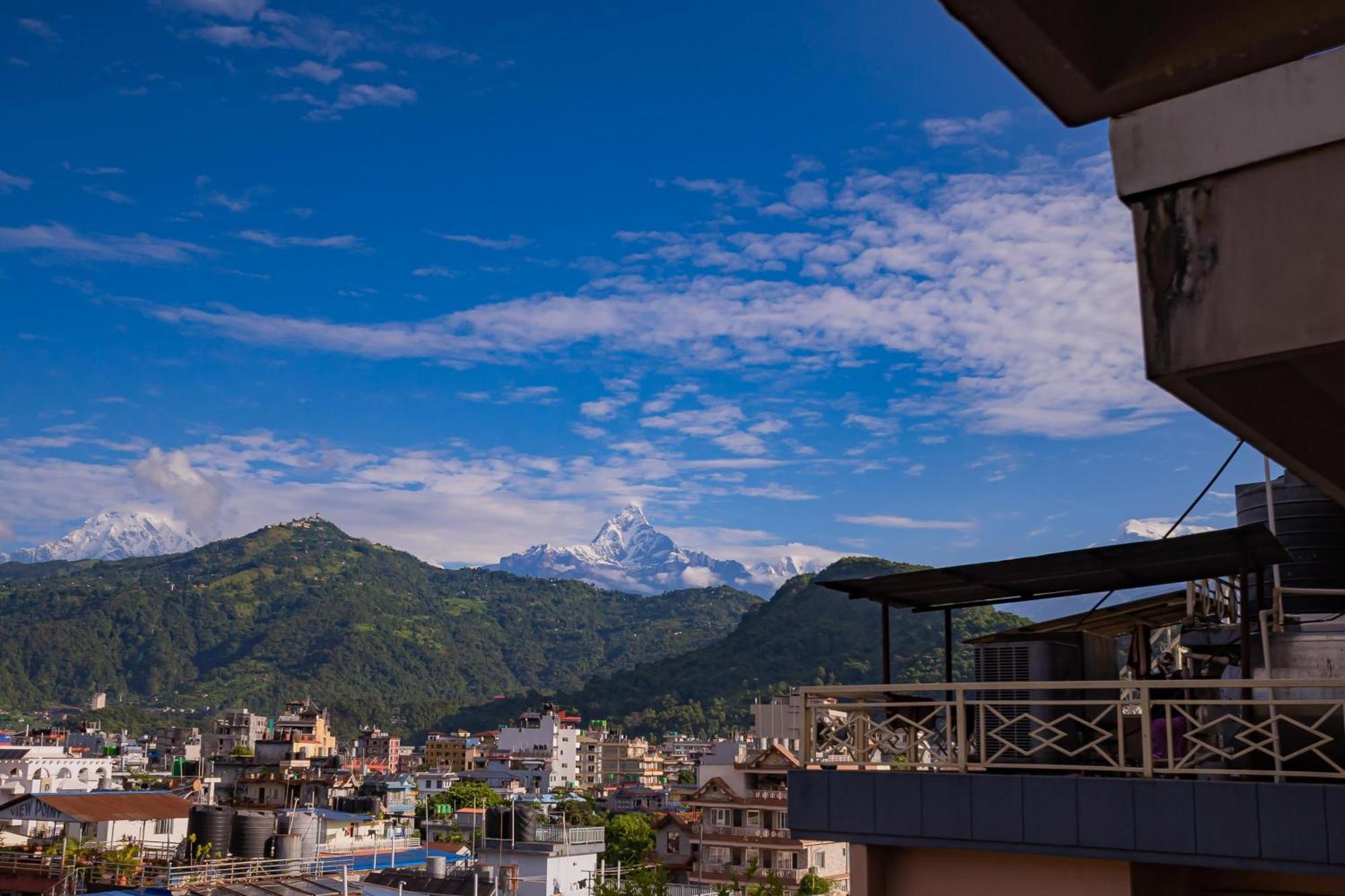 Pokhara Batika Hotel Buitenkant foto