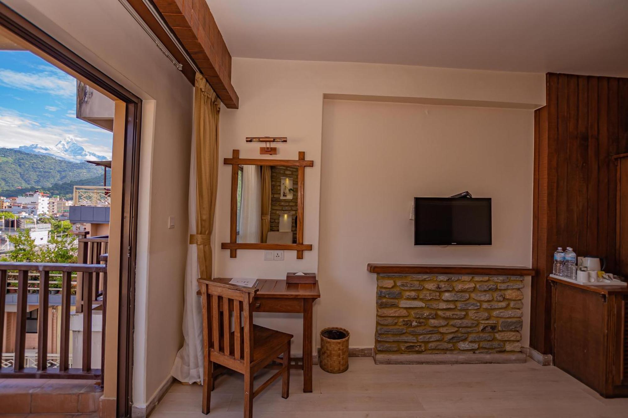 Pokhara Batika Hotel Buitenkant foto