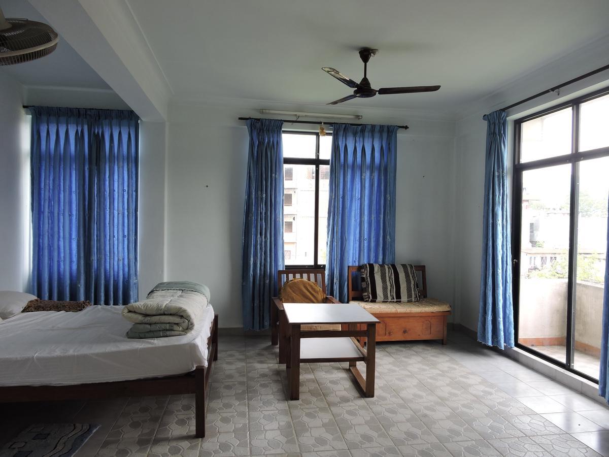 Pokhara Batika Hotel Buitenkant foto
