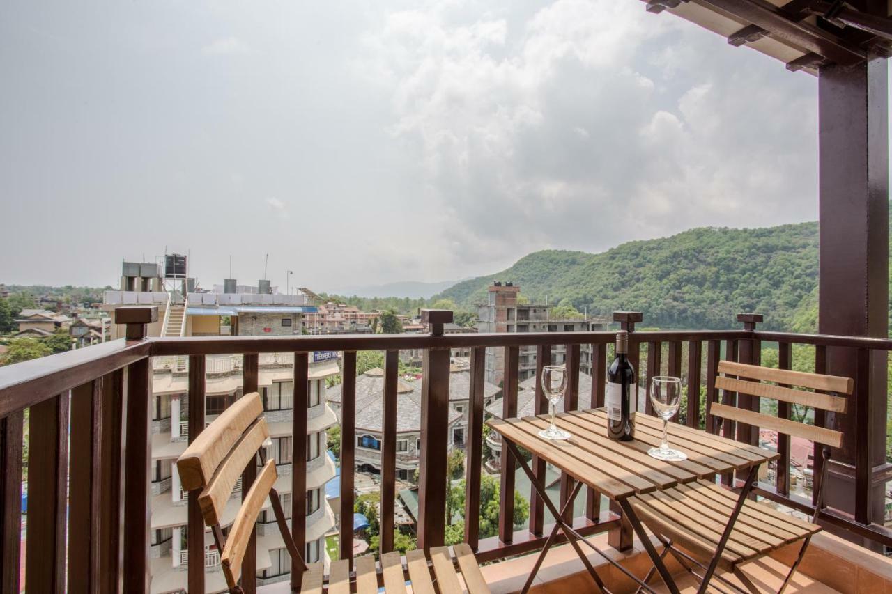 Pokhara Batika Hotel Buitenkant foto