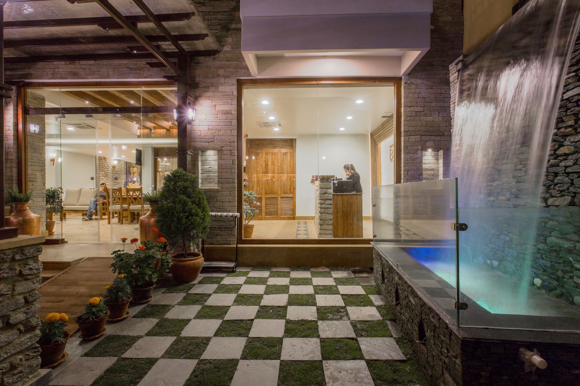 Pokhara Batika Hotel Buitenkant foto
