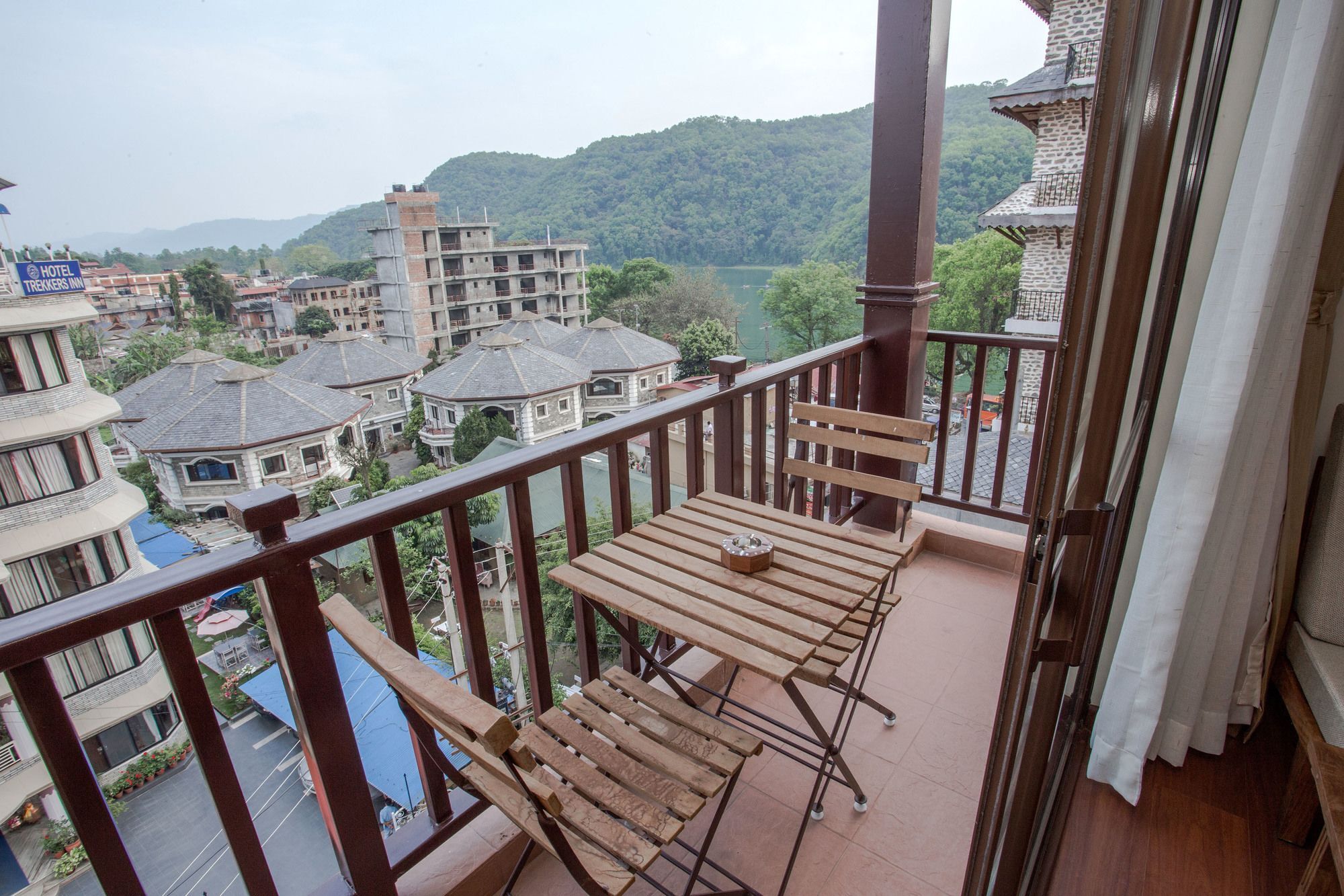 Pokhara Batika Hotel Buitenkant foto