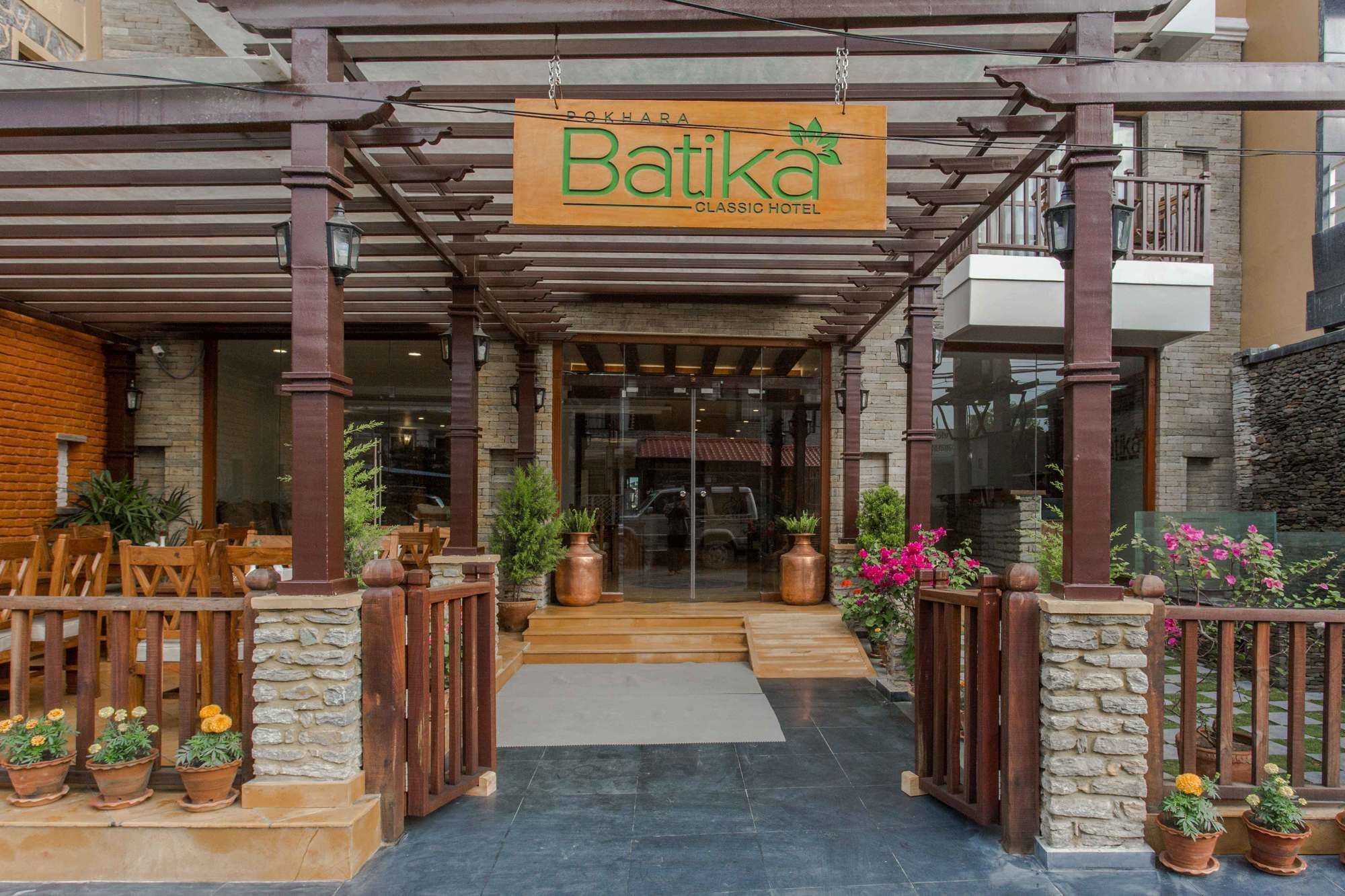 Pokhara Batika Hotel Buitenkant foto